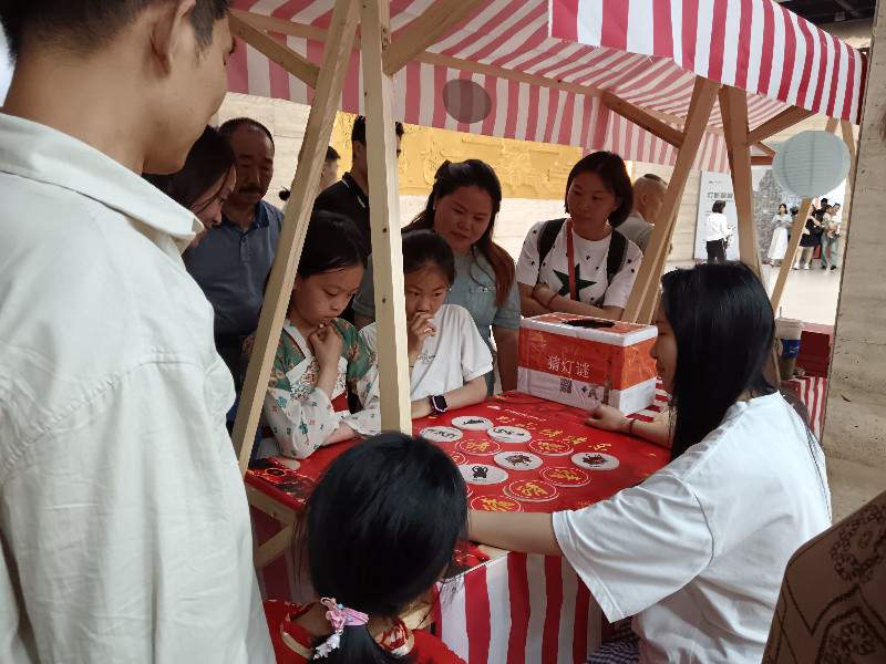 指尖拾趣，乐享五一——中国彩灯博物馆多元活动点燃“五一”假期文化热潮(图1)